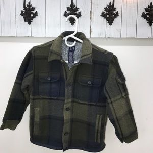 Gap kids wool coat with fleece lining.